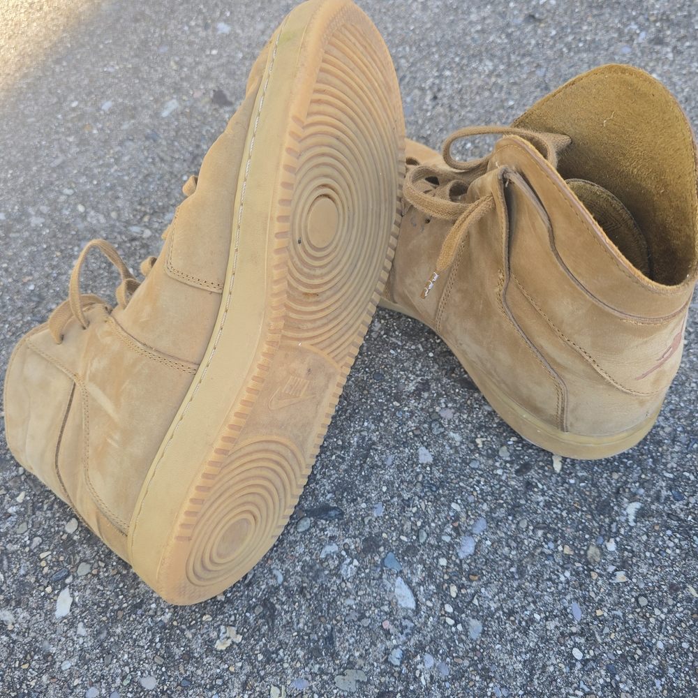 Air Jordam Nike Men's Tan High-Top Sneakers